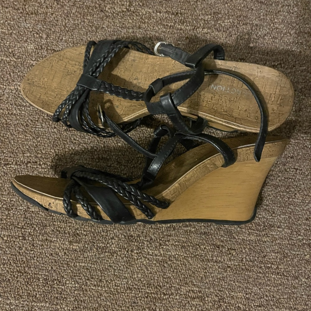 Kenneth Cole wedge sandal
